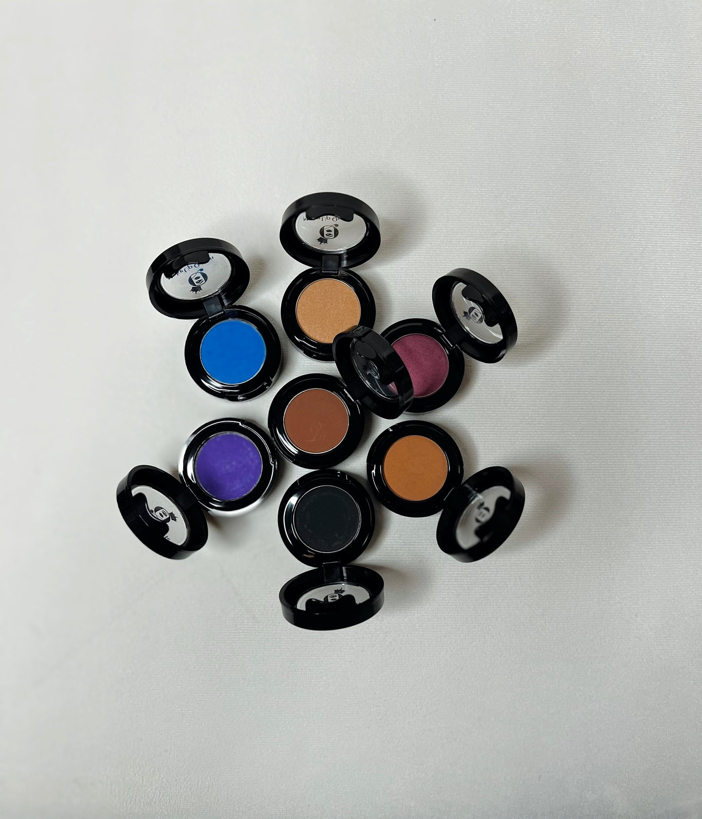 Paraben Free / EU Compliant / Gluten Free and Vegan /Cruelty Free   Net Wt. 2.5 g / .08 oz.   These refined Matte Eye Shadows have a high pigment density for longer lasting color. They blend easily and can be applied dry or wet for added intensity and drama.